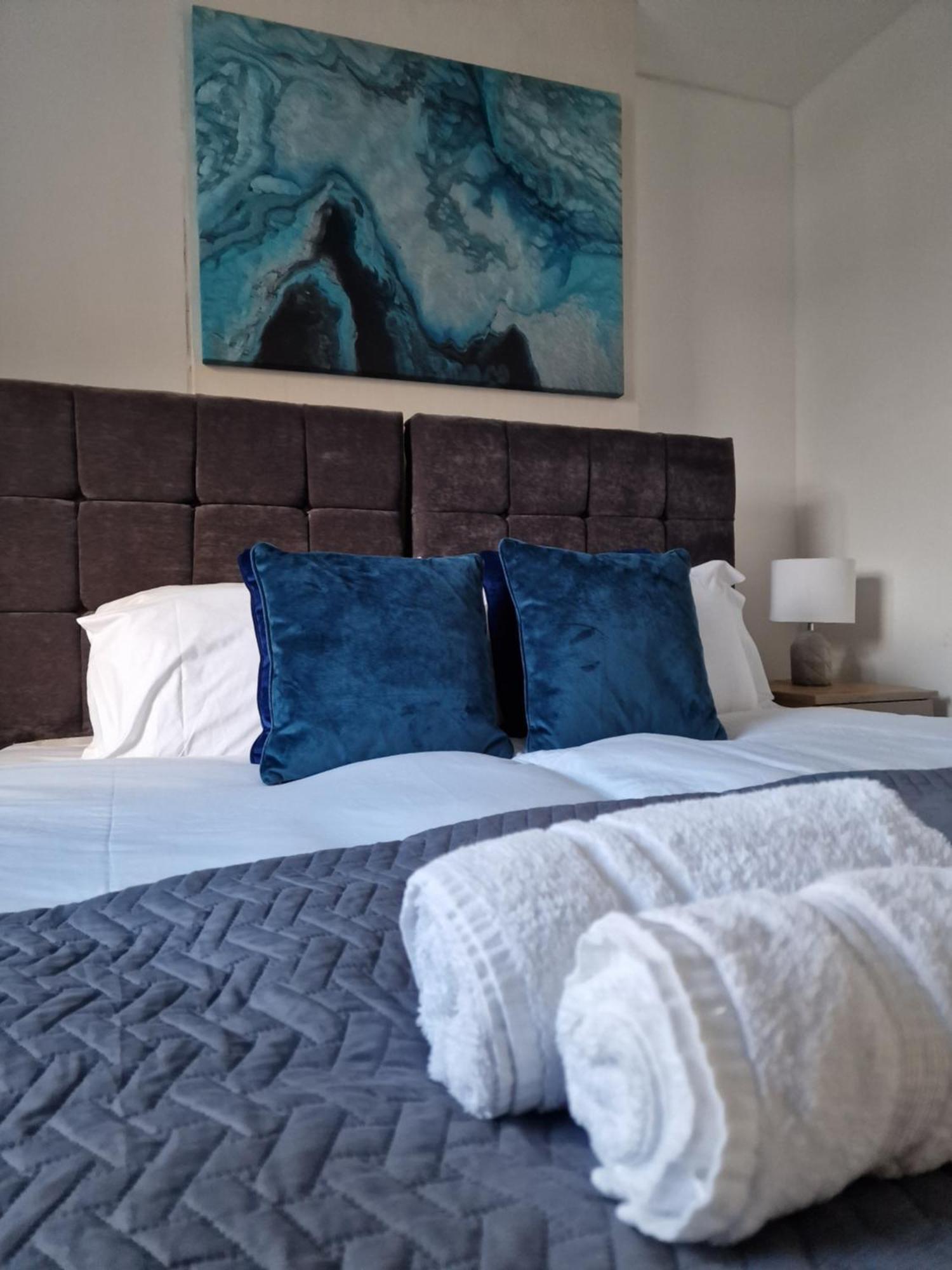 Вилла Modern 4-Bed House With Garden & Parking Ковентри Экстерьер фото